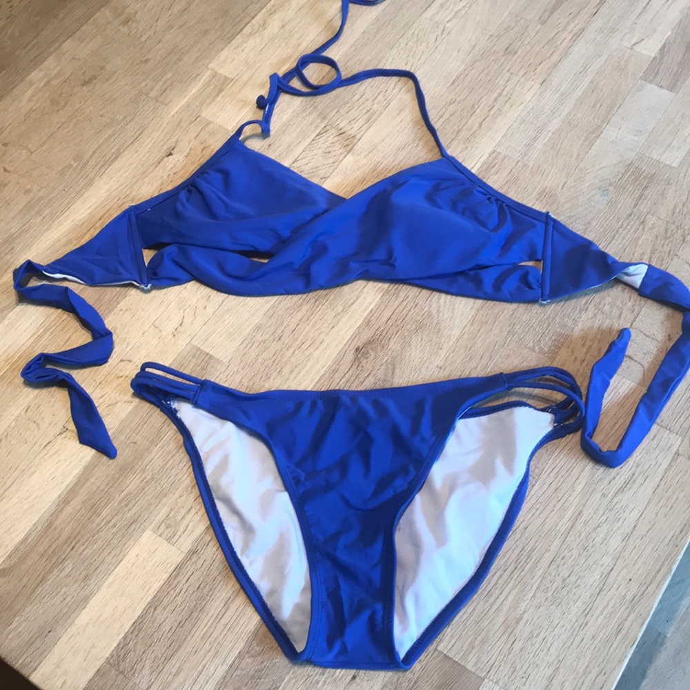 Ekouaer, Blue bikini, size L